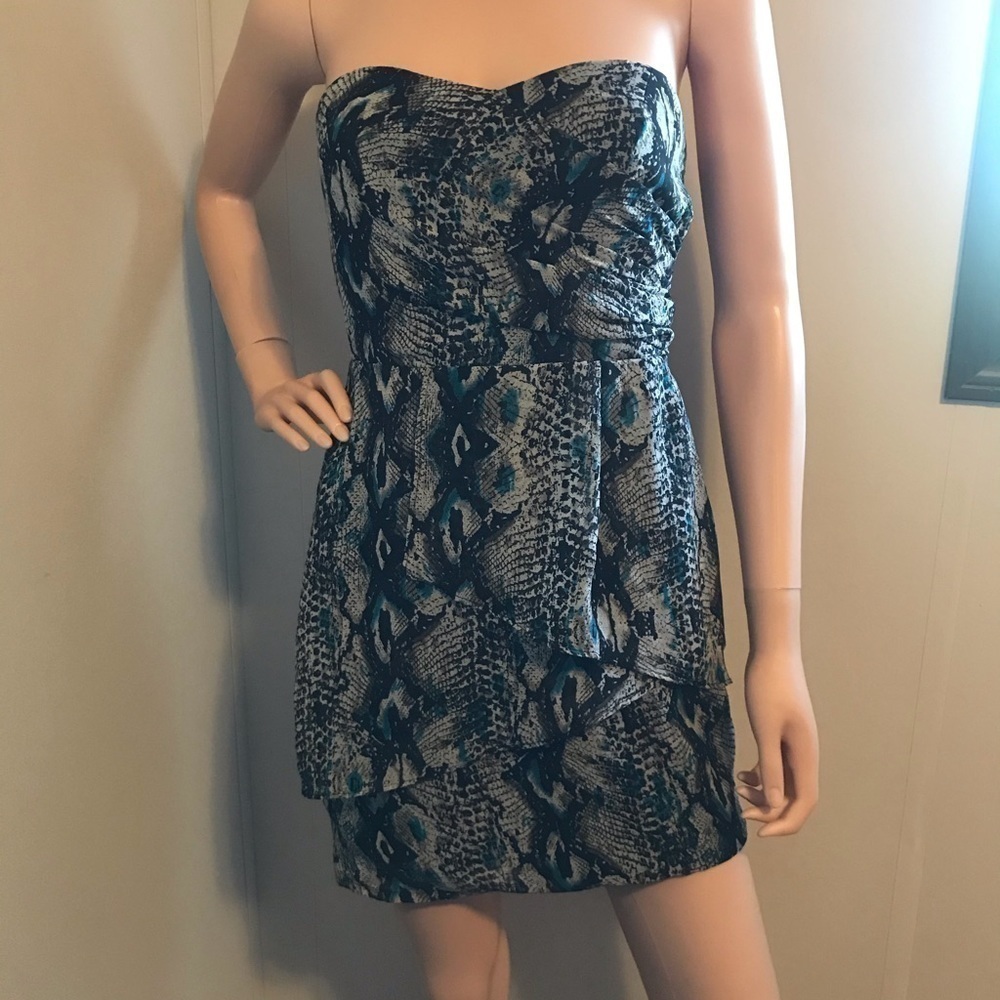 🌸 3/$20 Dynamite strapless dress